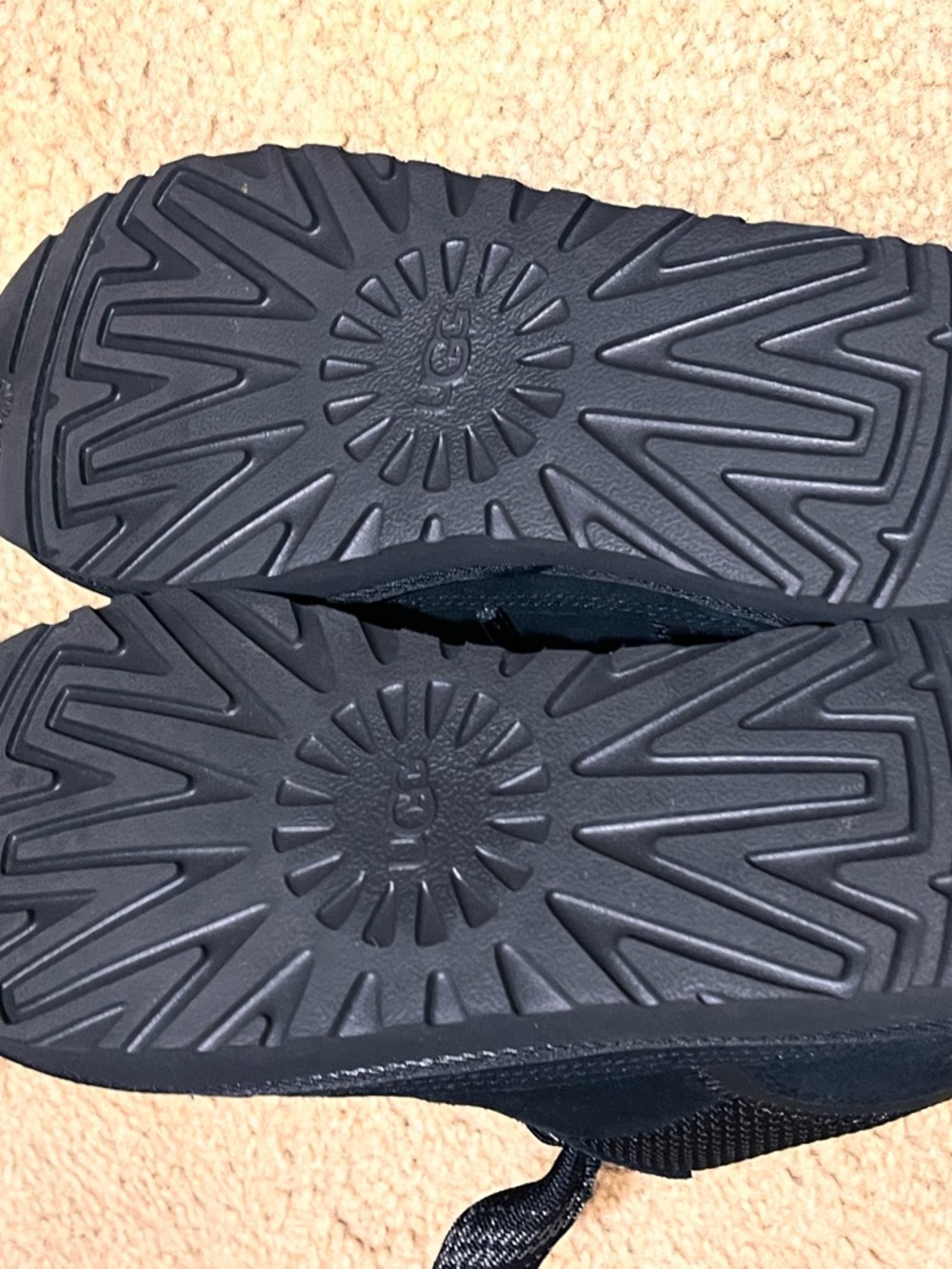UGG Lowmel sneakers - Picture 8 of 9